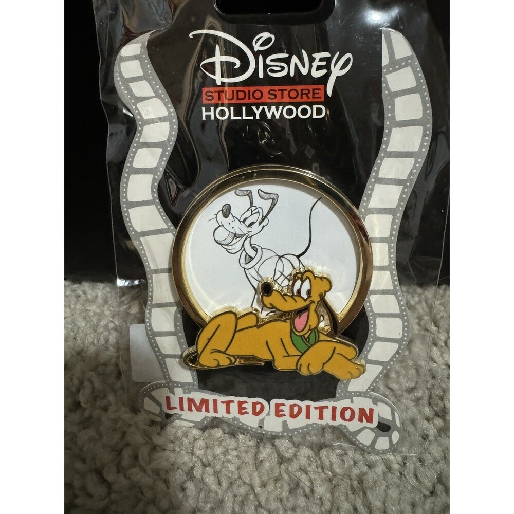 2024 D23 Expo DSSH Pin Pluto Dog Self Portrait SERIES LE 400